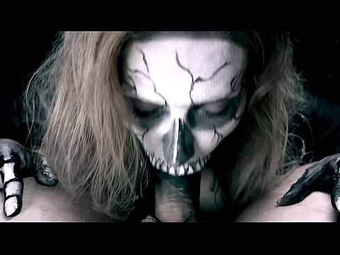 ❤️ Demonska djevojka siše kurac svojim crnim ustima i guta spermu. ☑ Prelijepi porno na bs.quizfarmature.ru ﹏